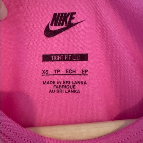 Nike women’s Tight Fit Sportswear cropped tank top. Pink XS NWT. Sport Tight Fit - Picture 7 of 9